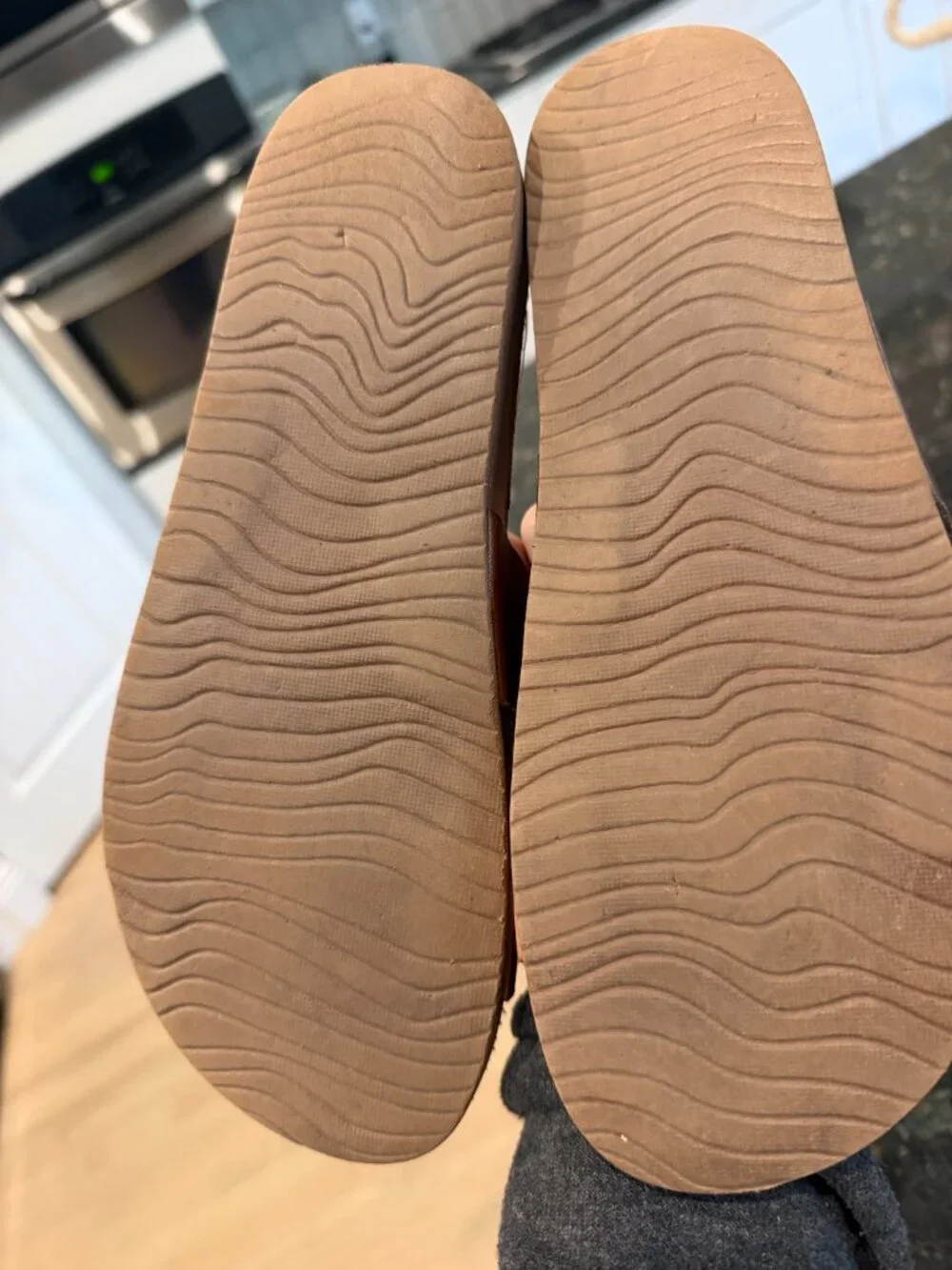 REEF Cushion Vista Sandals size 8. Brown and excellent condition